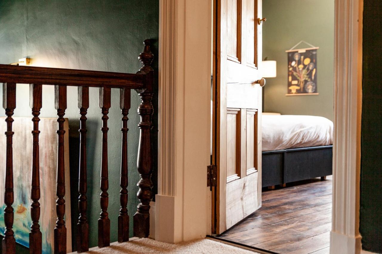 The Old Vicarage Bed & Breakfast Moylgrove Luaran gambar