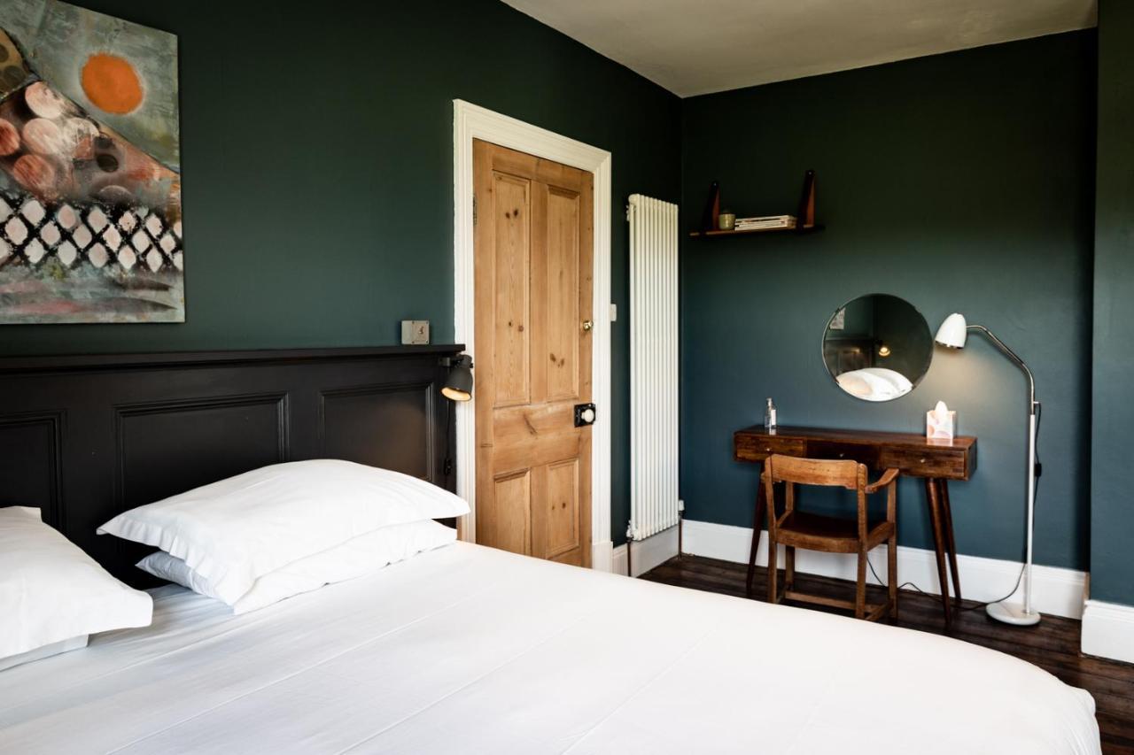 The Old Vicarage Bed & Breakfast Moylgrove Luaran gambar